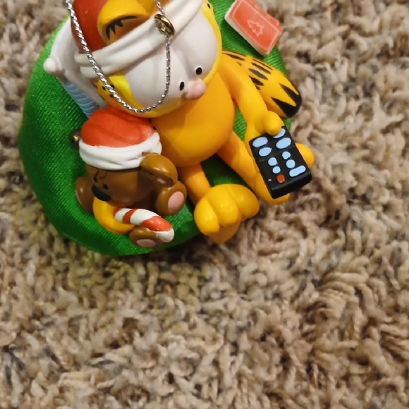 Garfield Cat Christmas Ornament with Remote Control - Picture 4 of 4